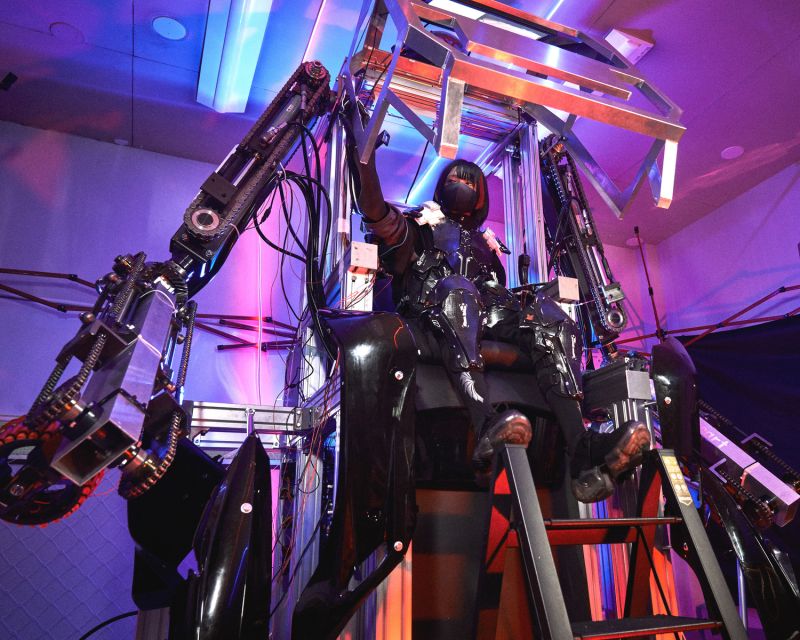 Tokyo: Robot Piloting Attraction Ticket - Your first mission: the alien-invasion story and the ASTRO prototype