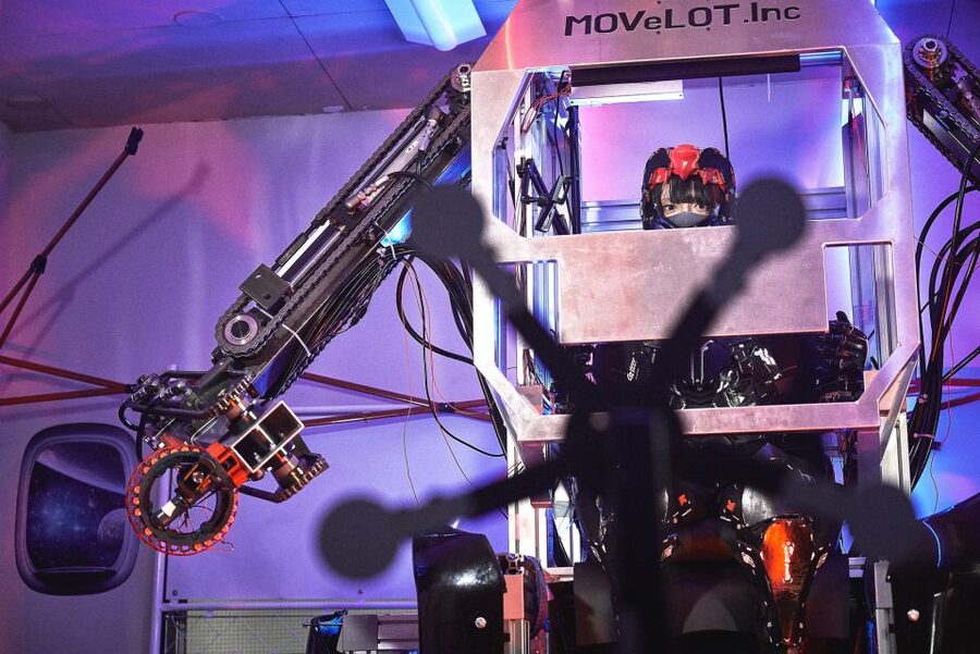 Tokyo: Robot Piloting Attraction Ticket - Meet Tomo and Atsu, and why the staff tone matters