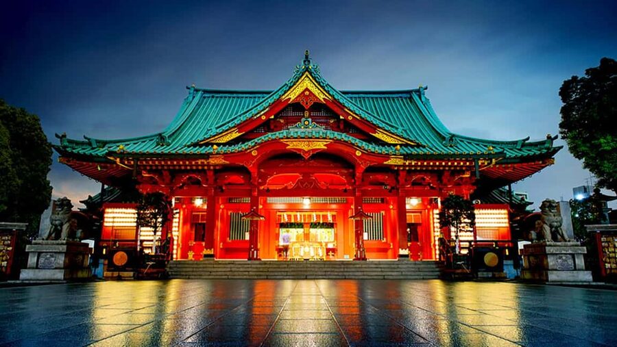 Tokyo: Samurai Entertainment Night Show in Kanda Shrine - Kanda Myojin Shrine at night, why this samurai show works