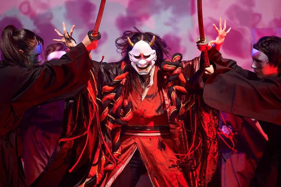 Tokyo: Samurai Entertainment Night Show in Kanda Shrine - Your 7 PM to 10 PM timeline: dinner, show, and photos