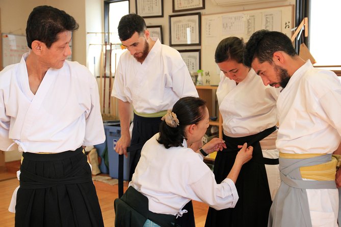 Tokyo:Samurai sword and archery class from a samurai descendant - Gekken timing and sparring practice: attack, defense, then controlled contact