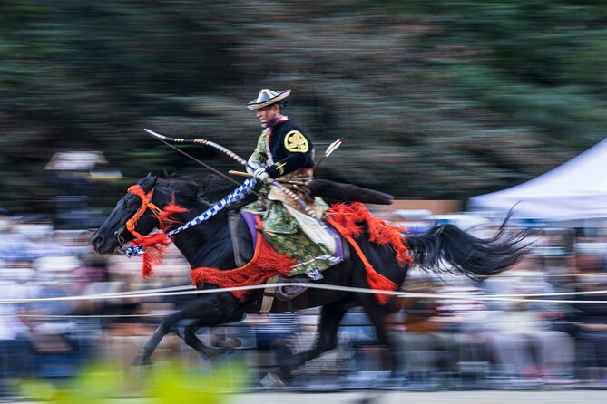 Tokyo:Samurai sword and archery class from a samurai descendant - Blade-line check and test cutting with a mock sword