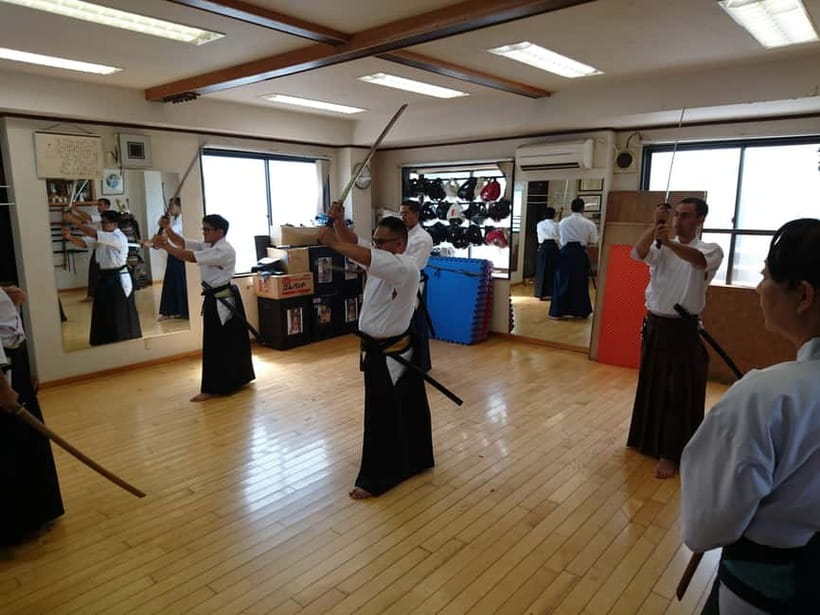 Tokyo: Samurai Sword & Archery Class from Samurai Descendant - Horseback archery longbow try-out: real equipment, real focus