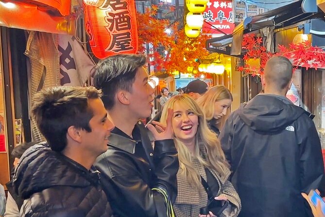 Tokyo: Shinjuku Bar Hopping & Night Walking Tour - Kabukicho District: when the night shifts gears into neon and variety