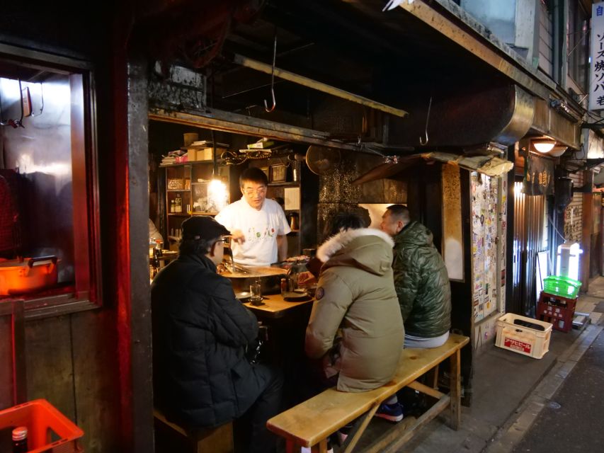 Tokyo: Shinjuku Bar Hopping with All-You-Can-Drink & Dinner - Food, drinks, and dietary realities (especially vegetarian)
