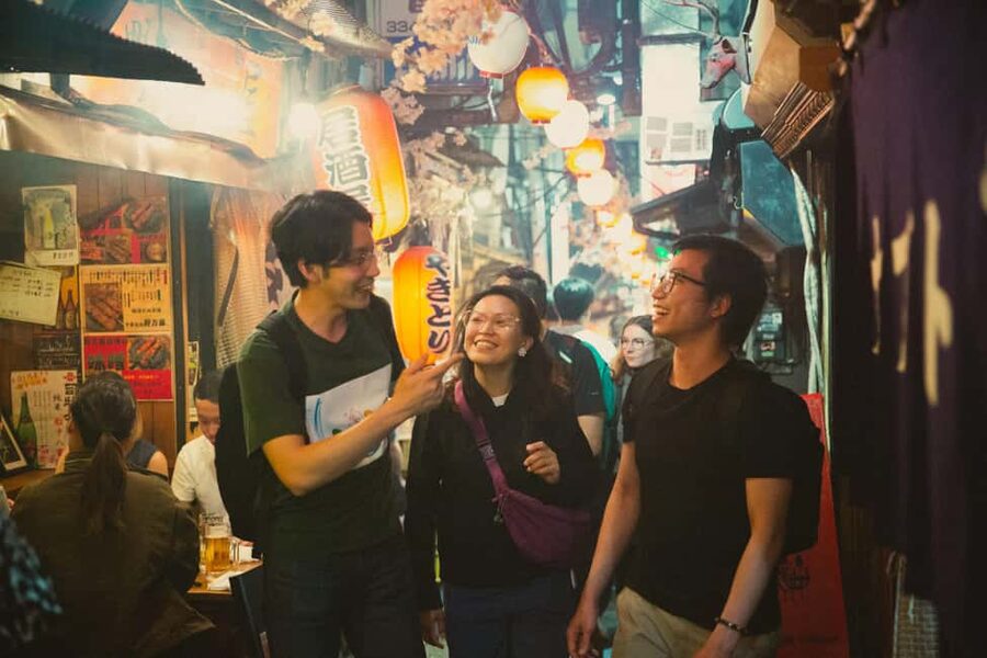 Tokyo: Shinjuku Izakaya and Golden Gai Bar Hopping Tour (2h) - Shinjuku After Dark: Why This Bar-Hop Route Works