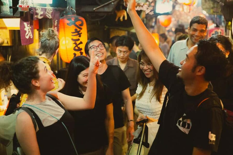 Tokyo: Shinjuku Izakaya and Golden Gai Bar Hopping Tour (2h) - Golden Gai: How to Handle a Maze of Tiny Bars
