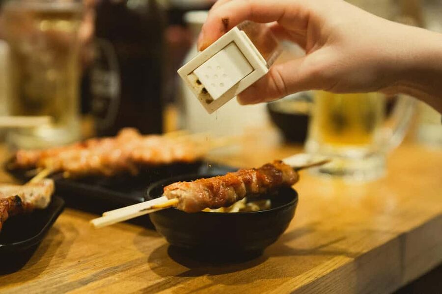 Tokyo: Shinjuku Izakaya and Golden Gai Bar Hopping Tour (2h) - Meeting at Tajimaya Coffee and Getting the Pace Right