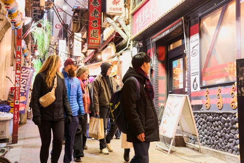 Tokyo: Shinjuku Nightlife & Secret Backstreets Walking Tour - Golden Gai’s Tiny Bars: How to Read a Maze of Doorways