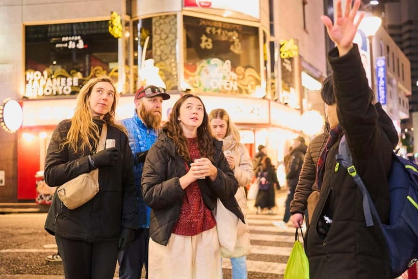 Tokyo: Shinjuku Nightlife & Secret Backstreets Walking Tour - Walking Tips That Keep You Comfortable in Shinjuku