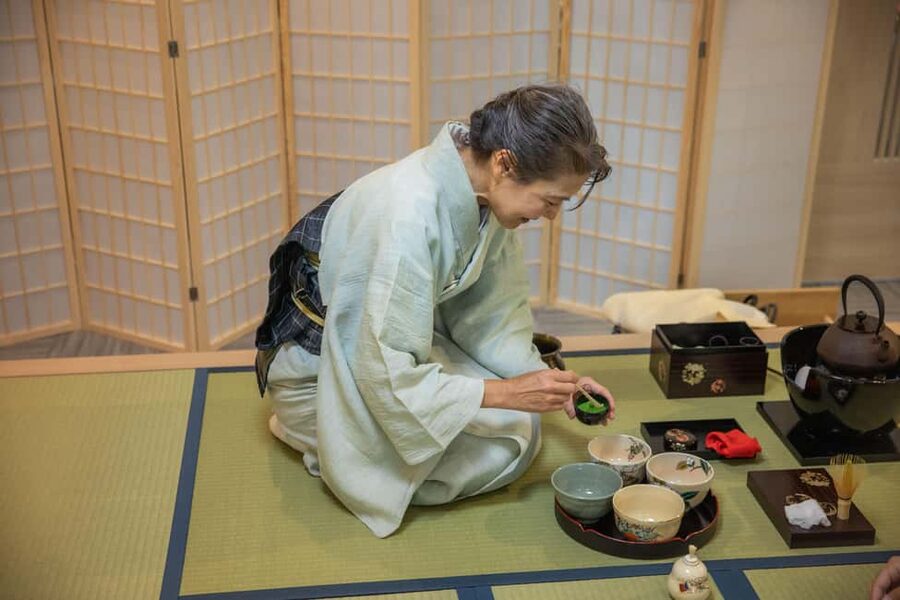 Tokyo: Tea Ceremony Experience in Asakusa - Tips for getting the most out of your photos and questions
