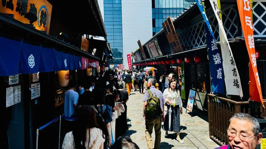 Tokyo: Toyosu Tuna Auction &Tsukiji Market Gourmet Adventure - Tsukiji Stroll 8:00–8:30: A Classic Market, Short and Focused
