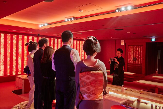 Tokyo Traditional Geisha Show and Japanese Fine Dining Experience - BENITSUYA at Grand Hammer: a modern room with old-school performance energy