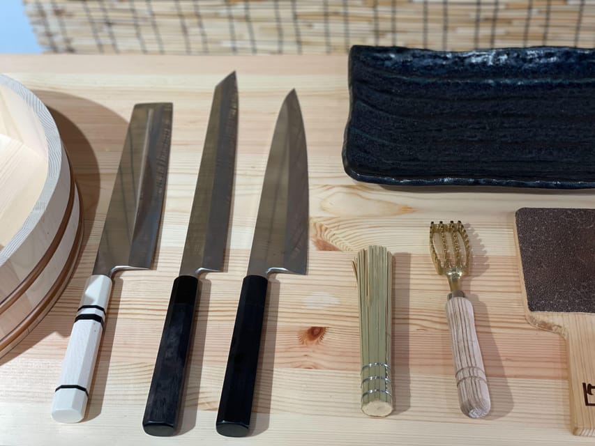 Tokyo: Tsukiji Fish Market Sushi Making Class with Pro Chef - Making Nigiri and Maki: the hands-on part you will repeat at home