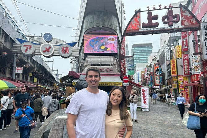 Tokyo Ueno Food & Nature & Localtown Tour: 10Dishes+ Drinks - Stop 2: Ameyoko Shopping Street Izakayas and Snacking Like a Local