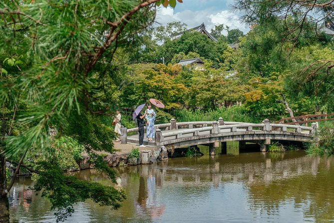 Treasures of Kyoto: Geishas & Traditions Private Tour - Tatsumi Daimyojin Shrine and Chion-in: Shinto, Buddhism, and Stair-Step Views