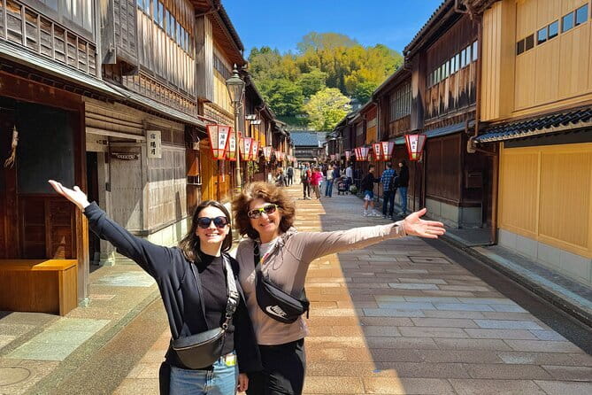 True Kanazawa: Private Walking tour with a Local guide - Samurai neighborhood walking: Nagamachi Samurai District
