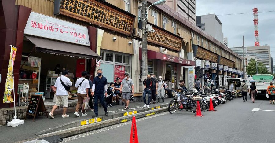 Tsukiji: Outer Market Walking Tour & Sake Tasting Experience - Tsukiji Hongwanji Temple: Learn the prayer rhythm before you snack