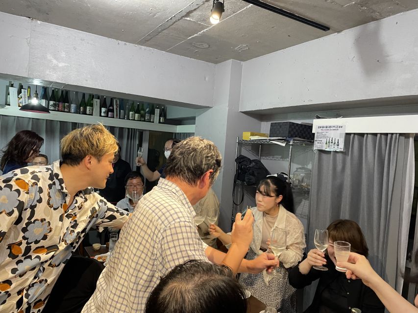 Tsukiji: Outer Market Walking Tour & Sake Tasting Experience - Tsukiji Outer Market: How to eat your way through the stalls
