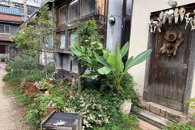 Urban Canvas: Osaka Street Art Bike Tour - Snacks, craft coffee, and the pace that keeps the ride fun