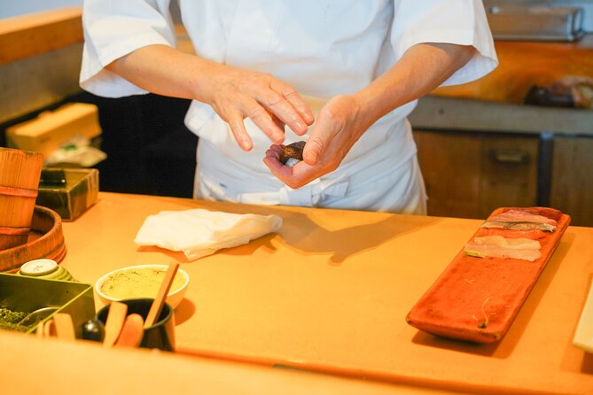 Vegan Friendly Sushi & Okonomiyaki Shibuya Night Foodie Tour - Stop-by-stop: Shibuya Crossing to vegan nigiri at Sushi Gonpachi Shibuya