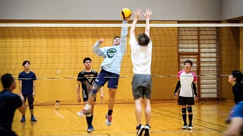 Volleyball in Osaka, Kobe & Kyoto with locals! - Coaches on Court: Tips, Not Lectures