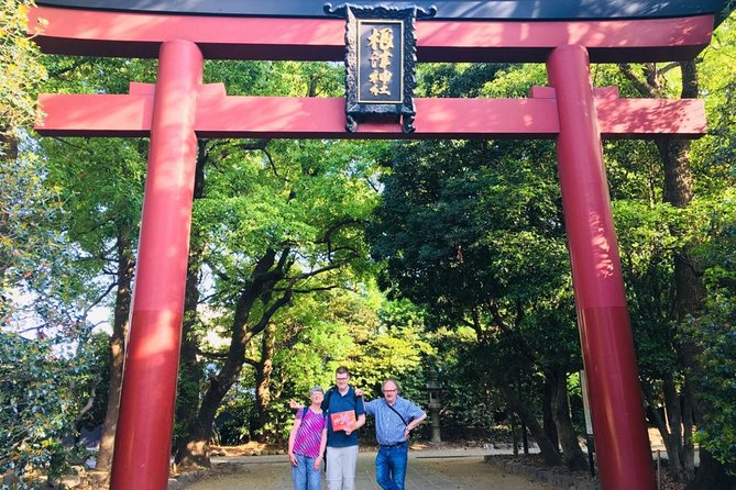 Yanaka Historical Walking Tour in Tokyo's Old Town - Stop 1: Nezu Shrine and the torii-gate effect
