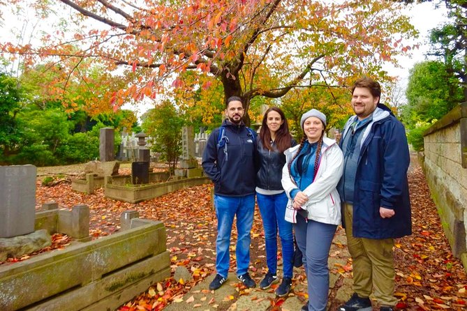 Yanaka Walking Tour: Historic and Traditional District of Tokyo - Yanaka Cemetery: How Tokyo Tells Its Story Through Place